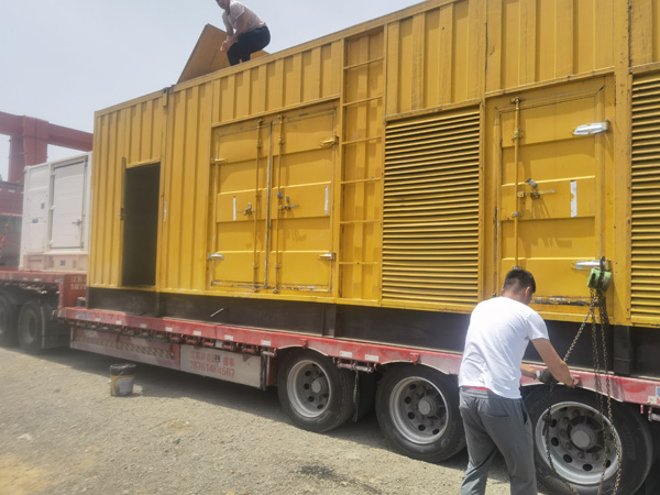 巴音郭楞除了负载情况和发动机维护，还有哪些因素会影响 200kw 柴油发电机的油耗？