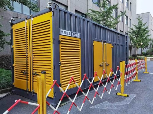 巴音郭楞如何使用转速表检查发动机的转速？