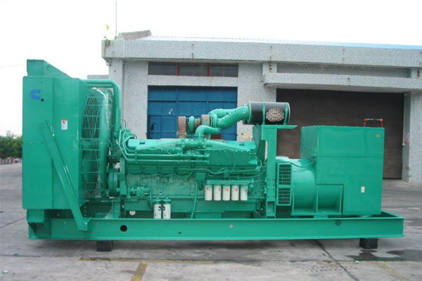 巴音郭楞工厂发电机应急发电时如何更准确地检查发电机状态？