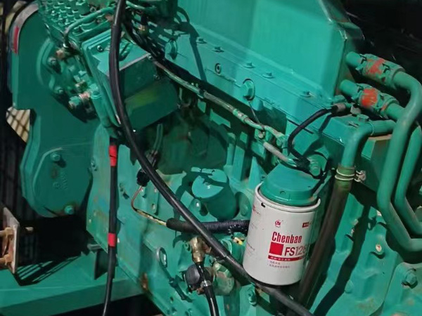 巴音郭楞如何确定新的发电机组控制系统是否与原系统兼容？