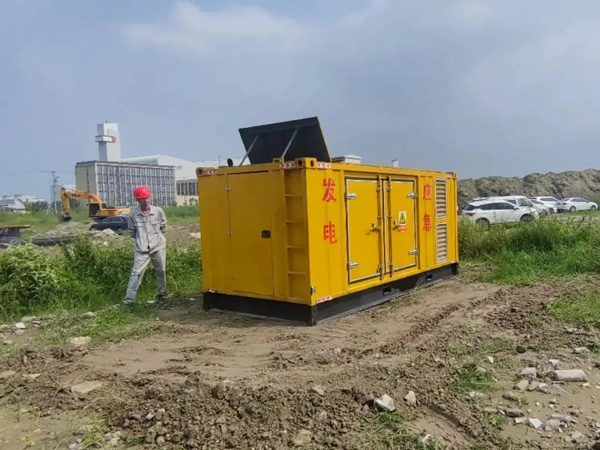 巴音郭楞冬季低温环境下，发电机组启动电瓶的容量需求是否会增加？