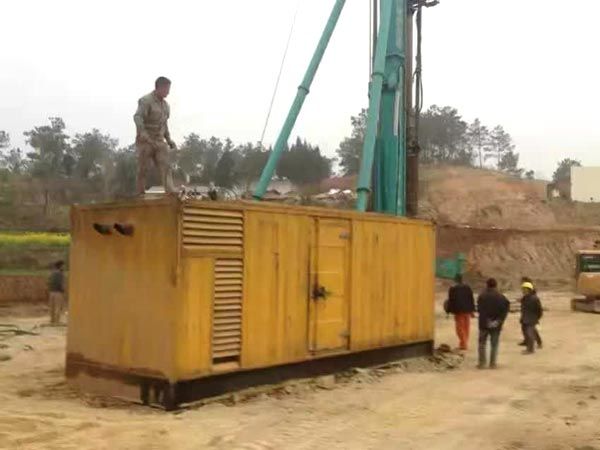 巴音郭楞如何判断水冷式机油散热器密封件是否需要更换？